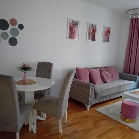 Skyline Apartment Bijeljina Esterno foto
