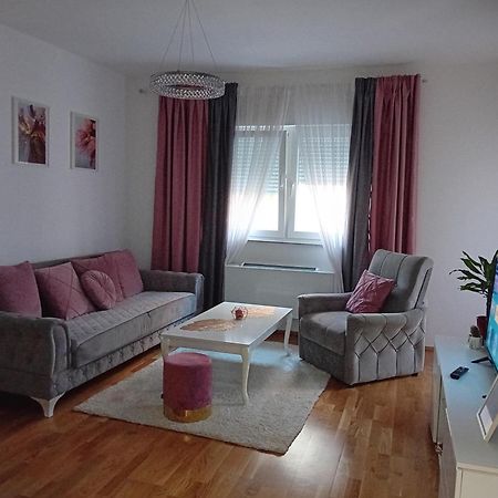 Skyline Apartment Bijeljina Esterno foto
