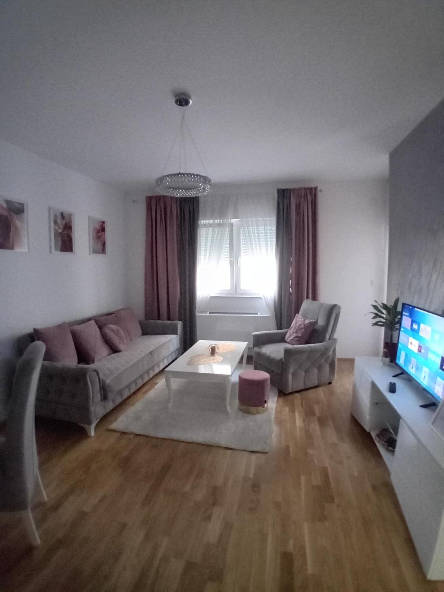 Skyline Apartment Bijeljina Esterno foto