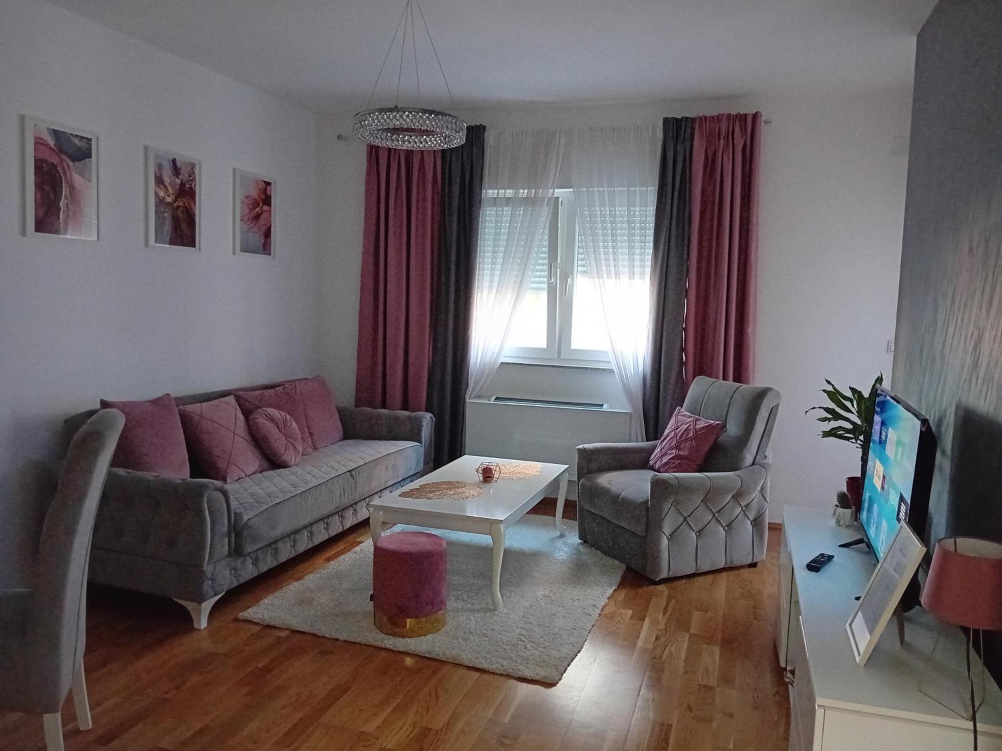 Skyline Apartment Bijeljina Esterno foto